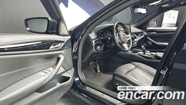 BMW 5 Series (G30) 2022 Черный из Кореи, фото 2