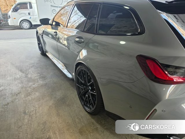 BMW M3 (G80) 2024 Светло-серебряный цвет из Кореи, фото 2