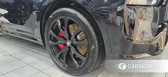 BMW X7 (G07) 2025 Черный из Кореи, фото 2