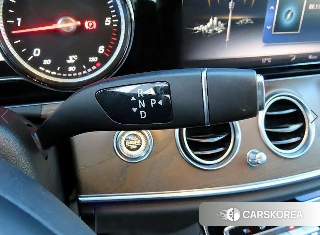 Mercedes-Benz E-Class W213 2018 Синий из Кореи, фото 2