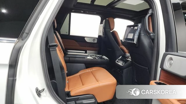 Lincoln Navigator 4th generation 2021 Белый из Кореи, фото 2