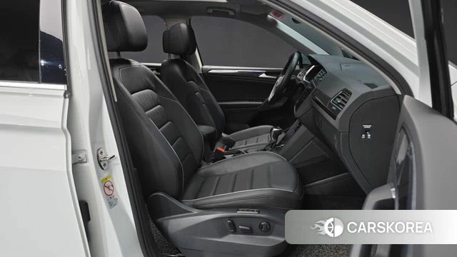 Volkswagen Tiguan second Generation 2021 Белый из Кореи, фото 2