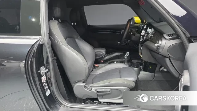 Mini Cooper Electric 2022 Черный из Кореи, фото 2