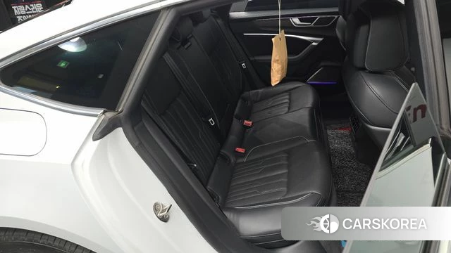 Audi A7 (4K) 2021 Белый из Кореи, фото 2