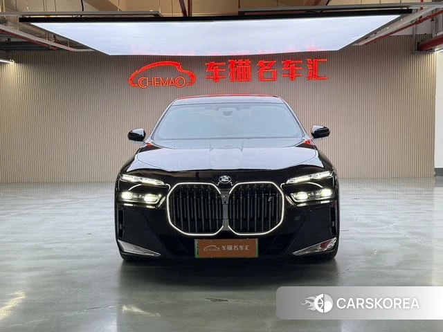 BMW i7 2024 Черный из Китая, фото 2
