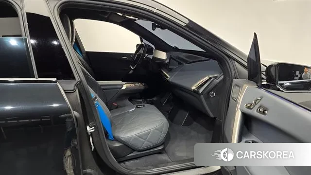 BMW iX 2023 Черный из Кореи, фото 2