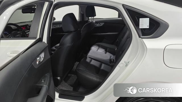 Kia The New K3 2nd generation 2021 Белый из Кореи, фото 2