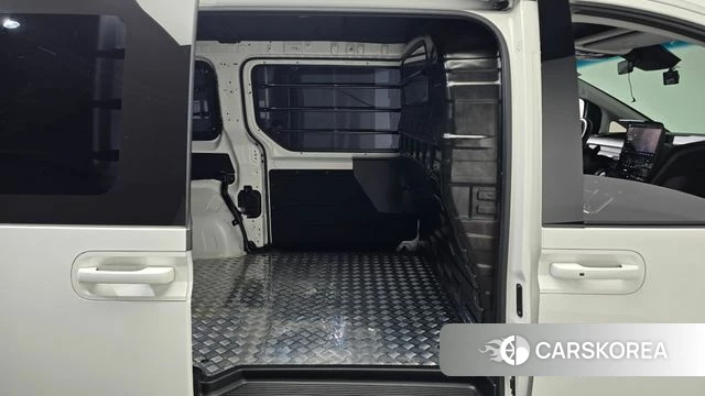 Hyundai Staria 2024 Белый из Кореи, фото 2