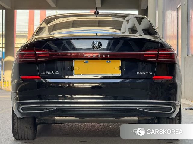Volkswagen Passat 2023 Черный из Китая, фото 2