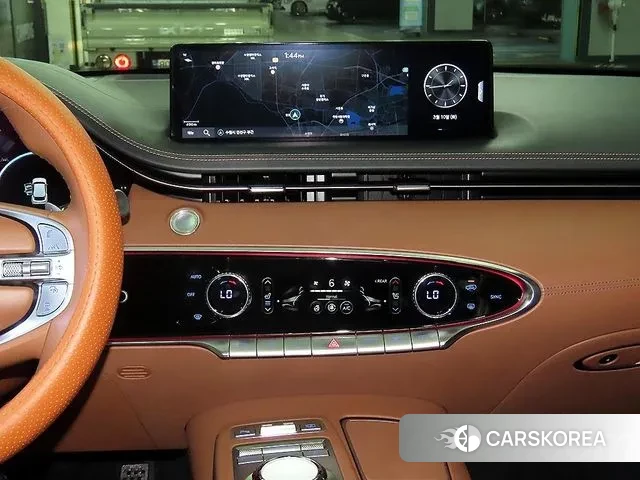 Genesis GV70 2022 Темно-зеленый из Кореи, фото 2