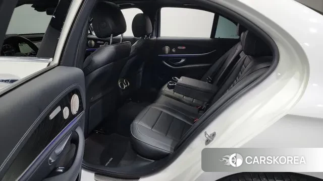 Mercedes-Benz E-Class W213 2023 Белый из Кореи, фото 2