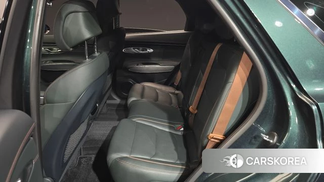 Genesis GV70 2021 Темно-зеленый из Кореи, фото 2