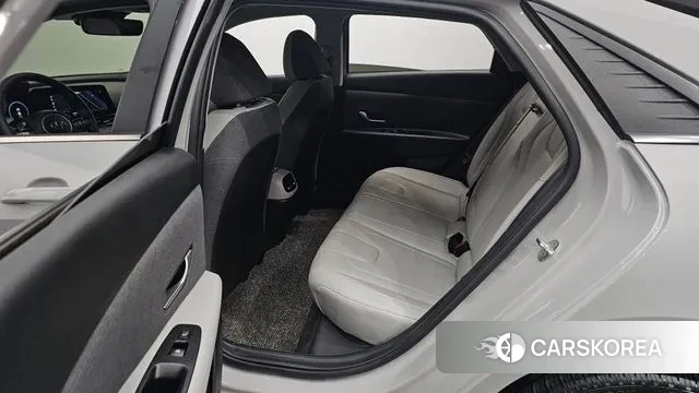 Hyundai Avante (CN7) 2021 Серебристо-серый из Кореи, фото 2