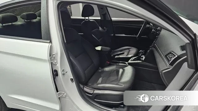 Hyundai Avante AD 2018 Белый из Кореи, фото 2