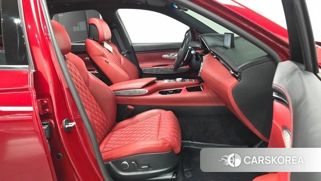 Genesis GV70 2021 Красный из Кореи, фото 2