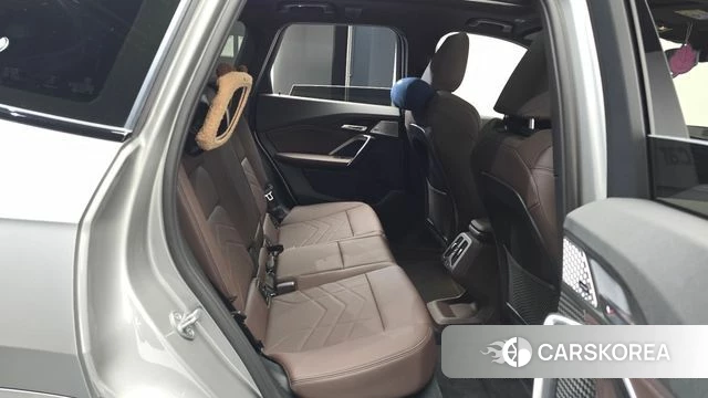 BMW iX1 (U11) 2023 Серебристо-серый из Кореи, фото 2