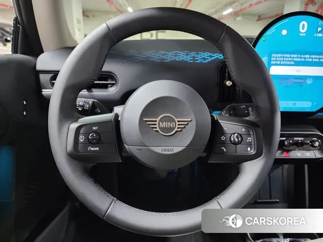 Mini Cooper C 4th generation 2024 Красный из Кореи, фото 2