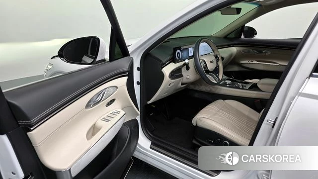 Genesis GV70 2024 Белый из Кореи, фото 2