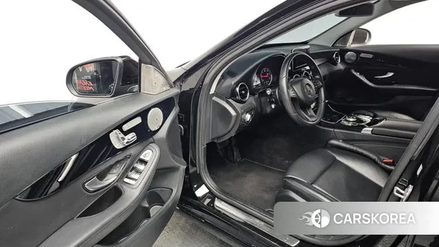 Mercedes-Benz C-Class W205 2018 Черный из Кореи, фото 2