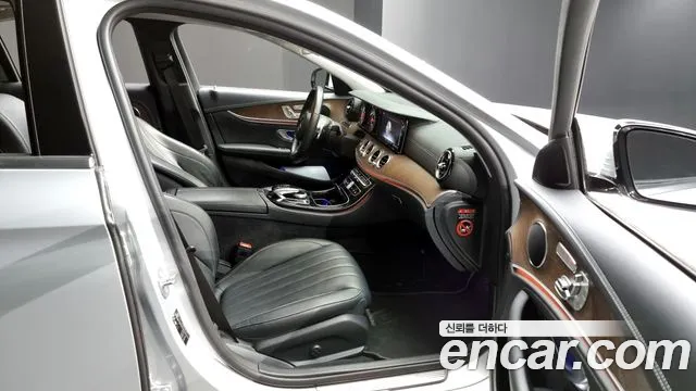 Mercedes-Benz E-Class W213 2018 Серебряный из Кореи, фото 2