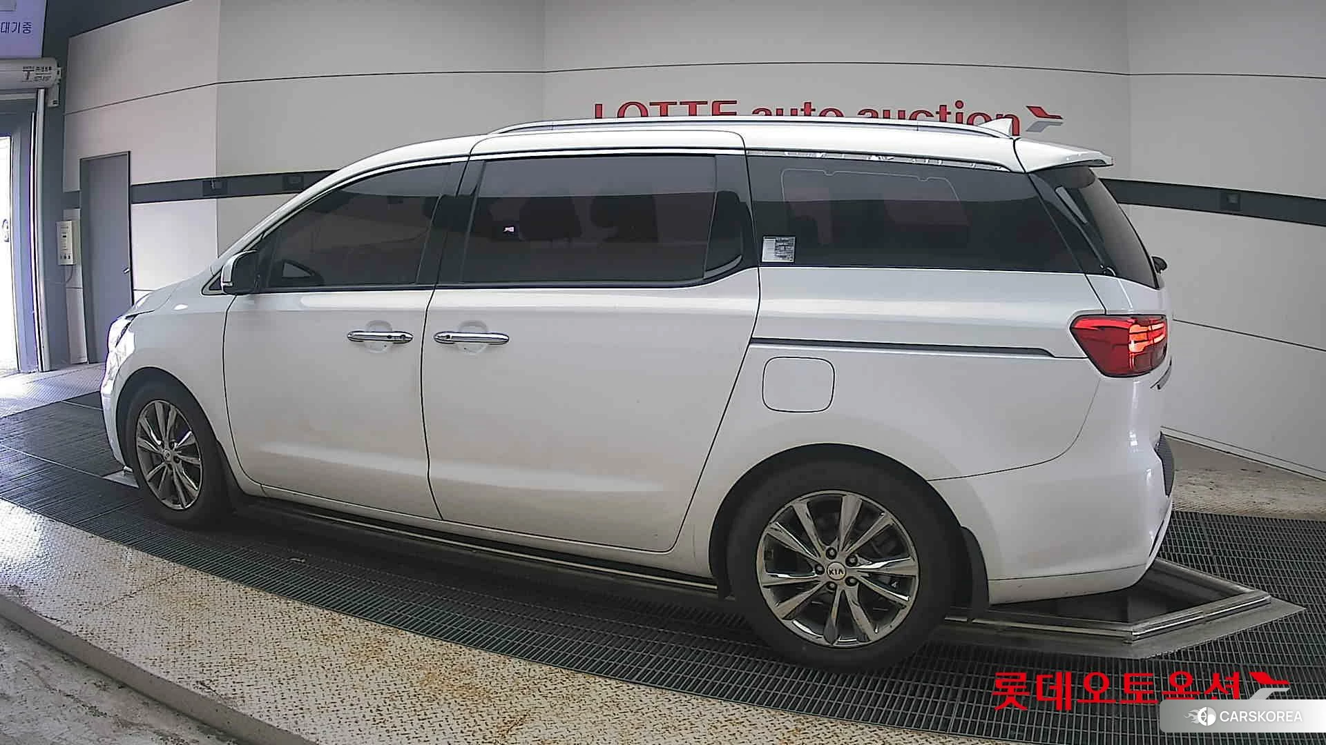 Kia Carnival 2019 Белый из Кореи, фото 2
