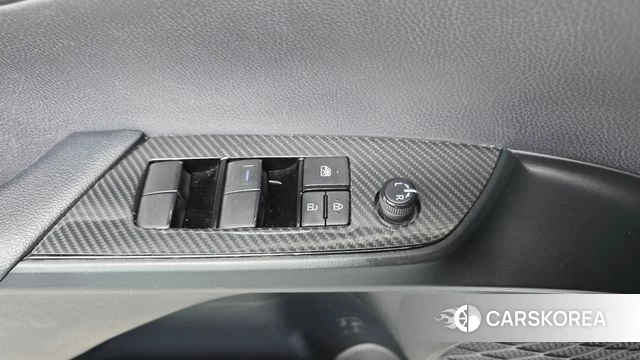 Toyota Prius 4th Generation 2021 Белый из Кореи, фото 2