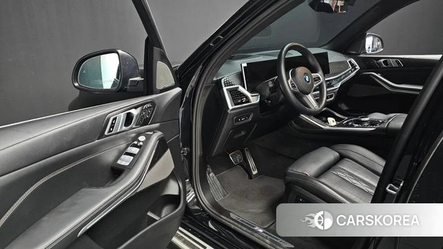 BMW X7 (G07) 2025 Черный из Кореи, фото 2