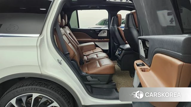 Lincoln Aviator 2nd generation 2023 Белый из Кореи, фото 2