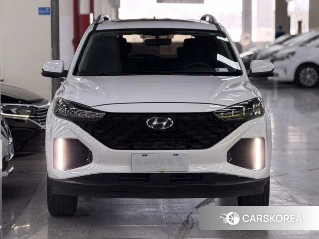 Hyundai ix35 2023 Белый из Китая, фото 2