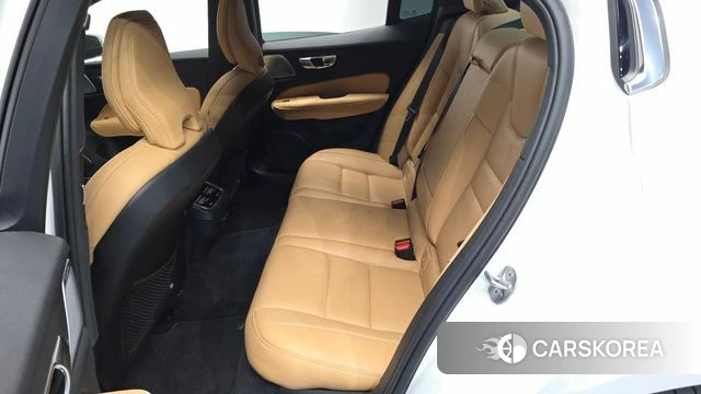 Volvo S60 3rd generation 2024 Белый из Кореи, фото 2