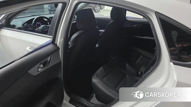 Kia The New K3 2nd generation 2022 Белый из Кореи, фото 2