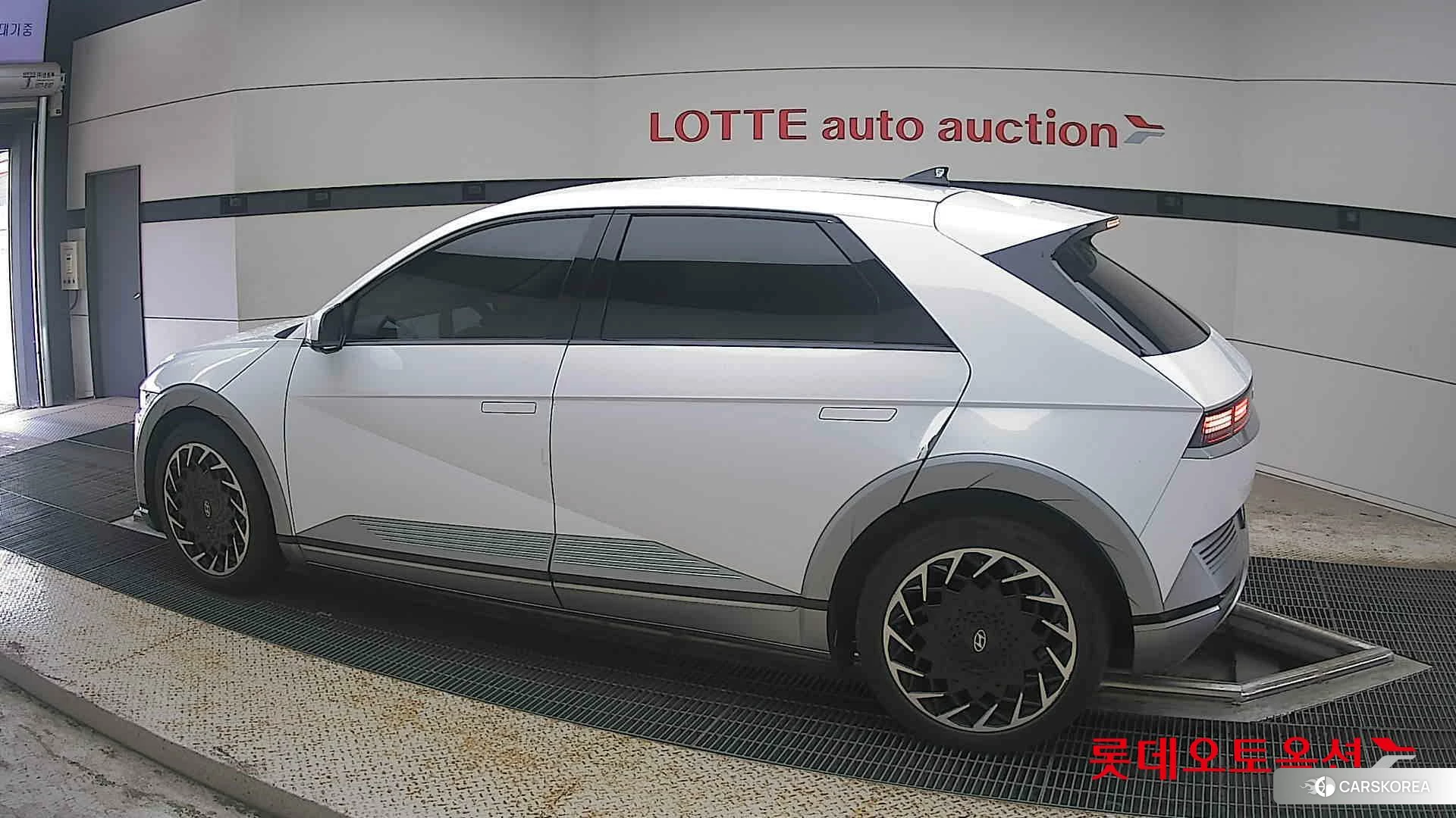 Hyundai IONIQ 5 2023 Atlas White из Кореи, фото 2