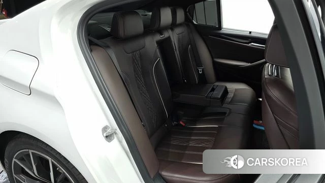 BMW 5 Series (G30) 2022 Белый из Кореи, фото 2