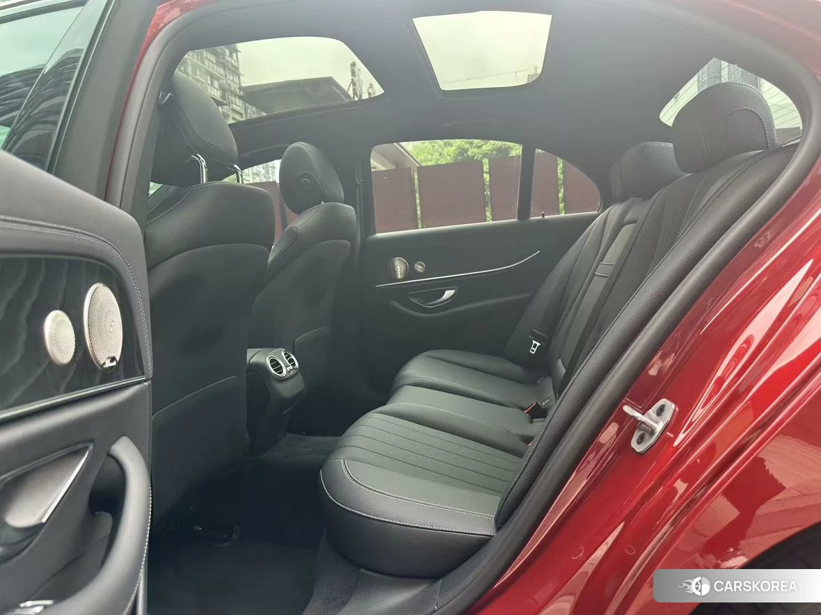 Mercedes-Benz E-class (imported) 2020 Красный из Китая, фото 2