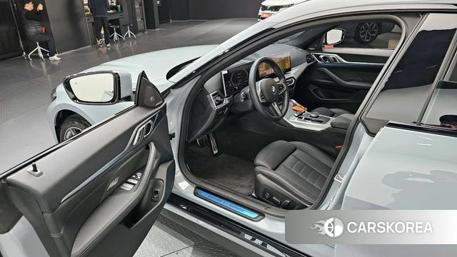 BMW 4 Series (G22) 2024 Серебристо-серый из Кореи, фото 2