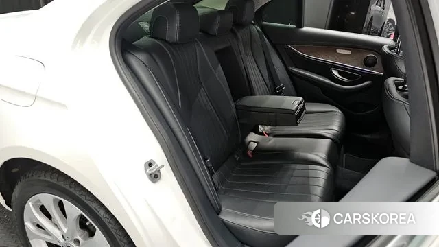 Mercedes-Benz E-Class W213 2019 Белый из Кореи, фото 2