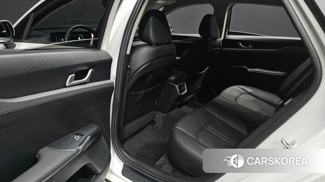 Kia The New K5 3rd generation 2024 Белый из Кореи, фото 2