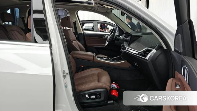 BMW X5 (G05) 2024 Белый из Кореи, фото 2