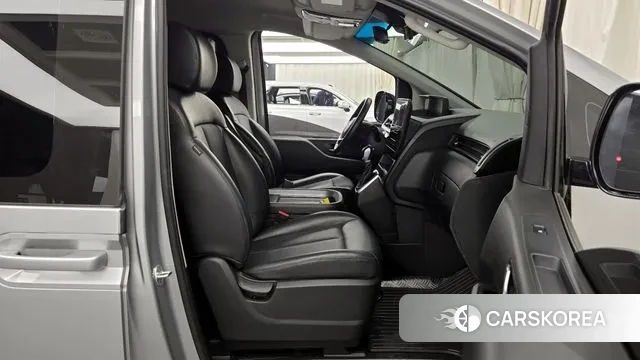 Hyundai Staria 2023 Серебряный из Кореи, фото 2