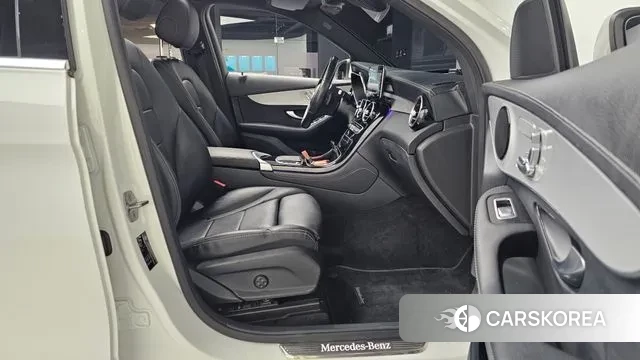 Mercedes-Benz GLC-Class X253 2021 Белый из Кореи, фото 2