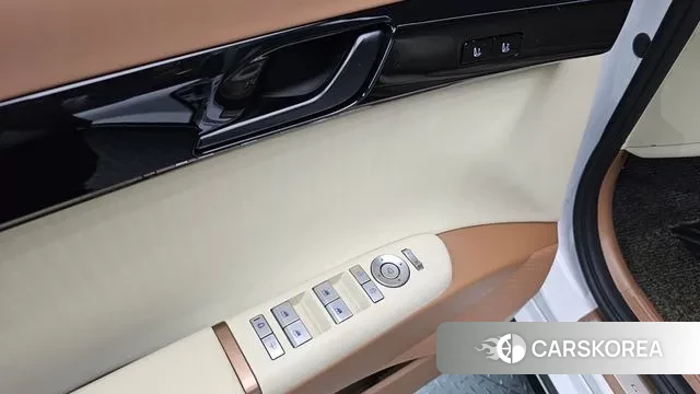 Hyundai Grandeur Hybrid (GN7) 2023 Белый из Кореи, фото 2