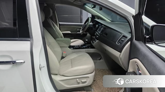 Kia The New Carnival 2019 Белый из Кореи, фото 2