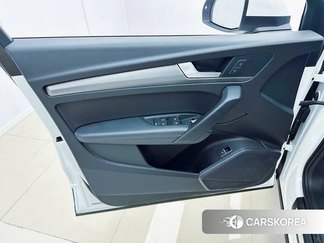 Audi Q5L 2022 Белый из Китая, фото 2