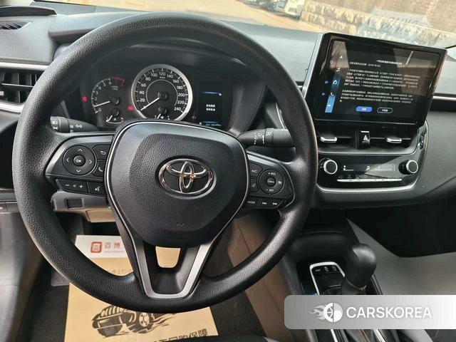 Toyota Corolla 2023 Белый из Китая, фото 2