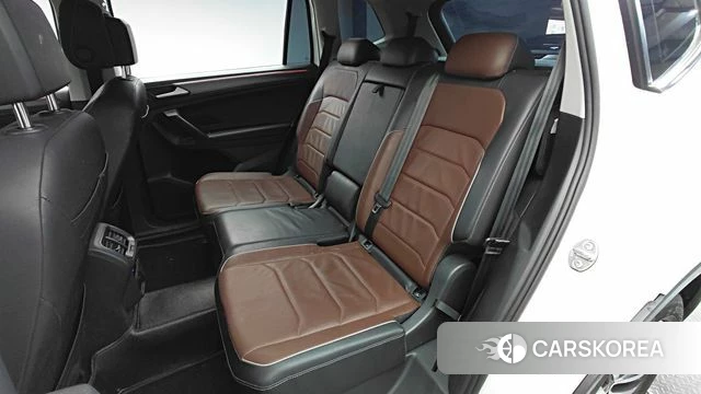 Volkswagen Tiguan Allspace 2023 Белый из Кореи, фото 2