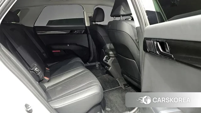 Hyundai Grandeur Hybrid (GN7) 2023 Белый из Кореи, фото 2