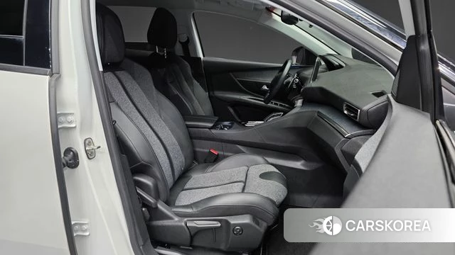 Peugeot 3008 second generation 2019 Белый из Кореи, фото 2
