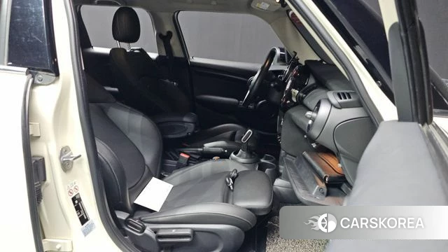 Mini Cooper 2019 Жемчужный цвет из Кореи, фото 2