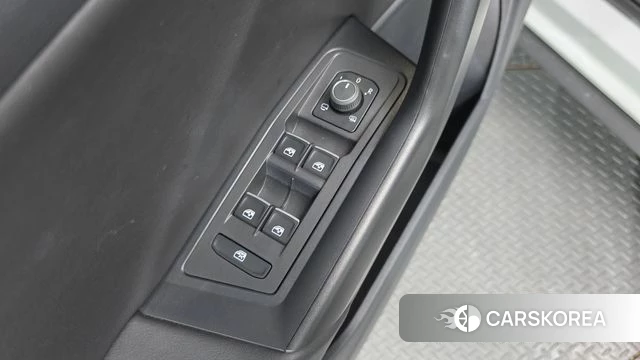 Volkswagen T-Roc 2021 Белый из Кореи, фото 2