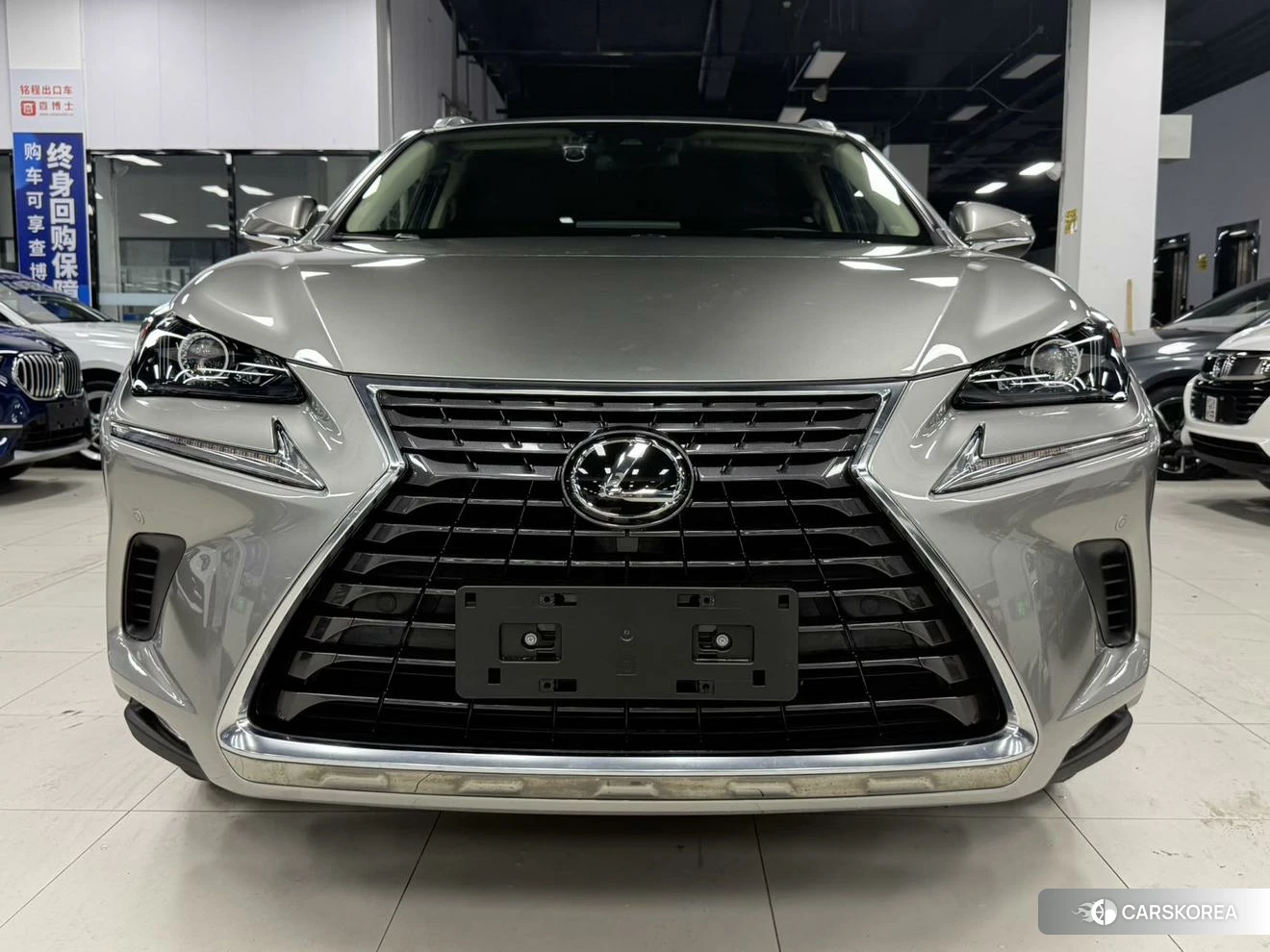 Lexus NX 2019 Серебристо-серый из Китая, фото 2
